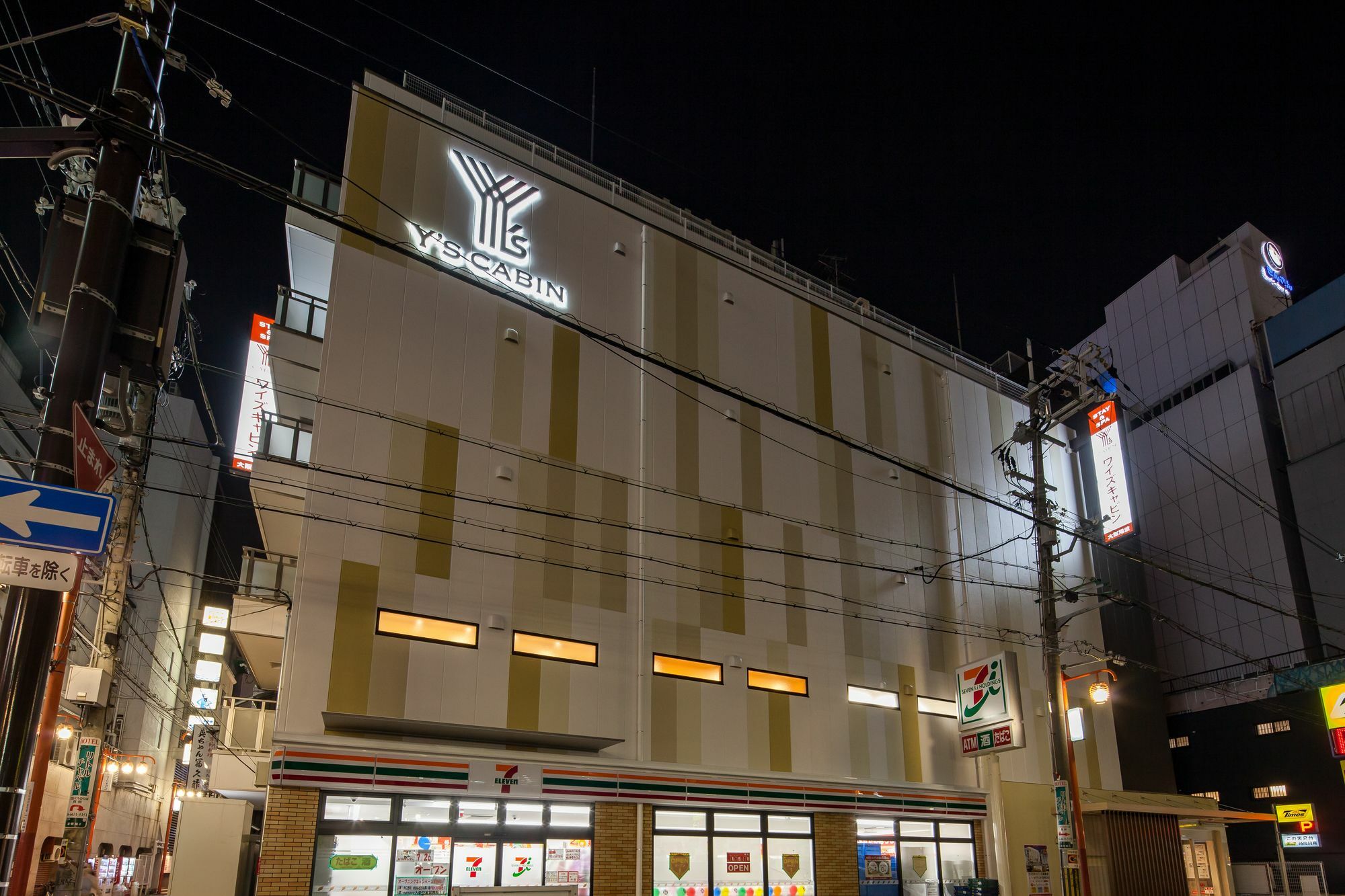 Y'S Cabin Osaka Namba Buitenkant foto