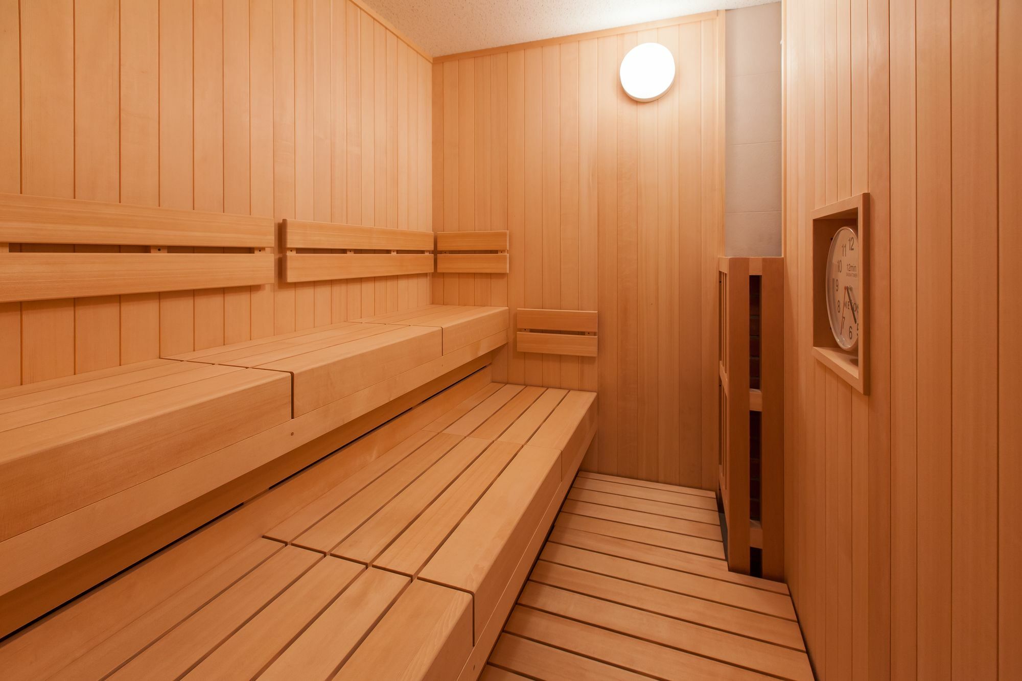 Y'S Cabin Osaka Namba Buitenkant foto